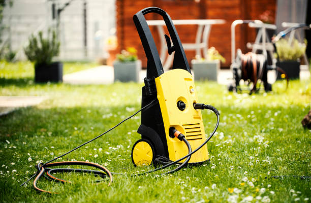 Best Spring Cleaning  in Mastic, NY